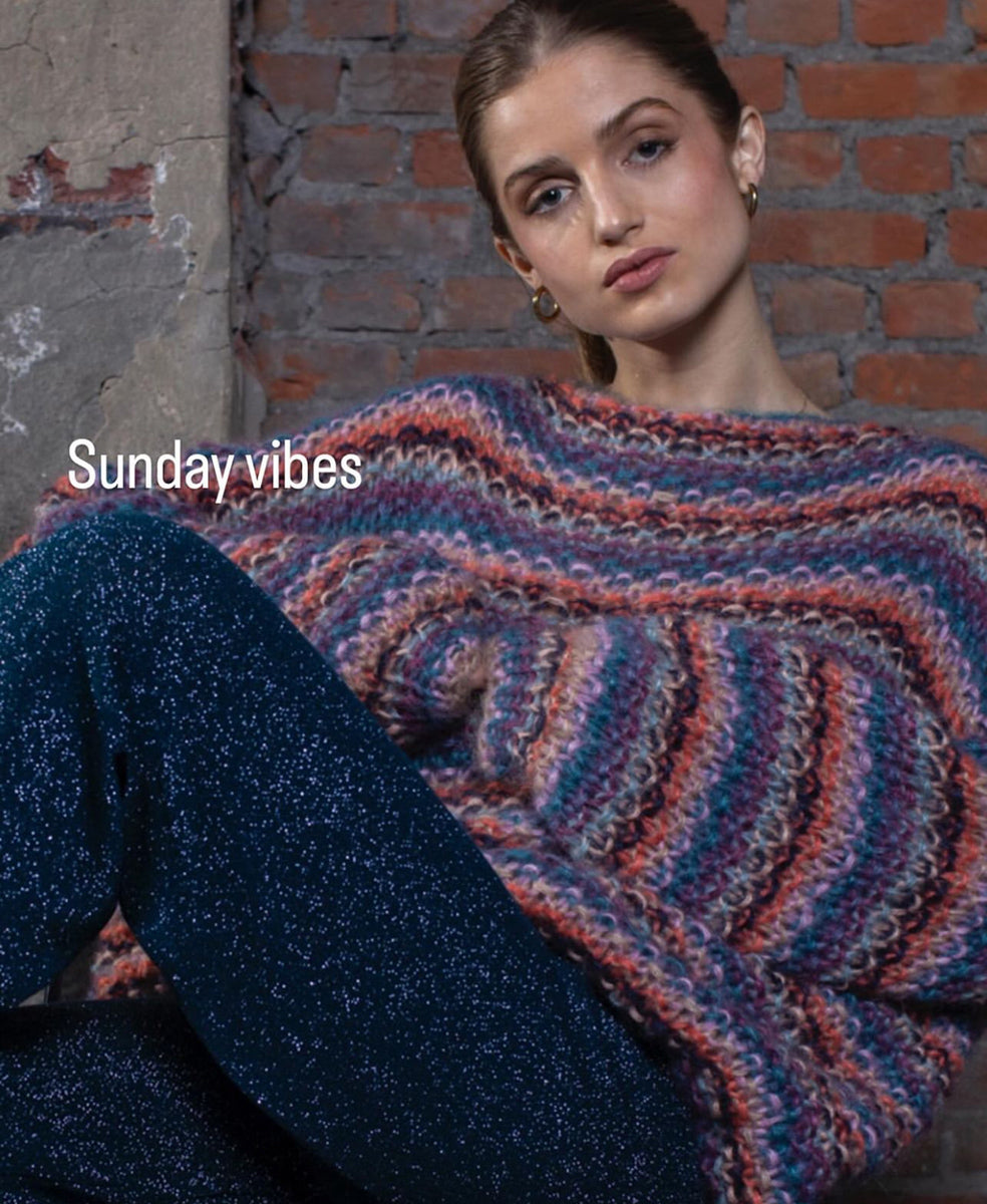 Les Tricots d'O Hose Viskose Lurex-Glitzer Blaugrün Gerades Leicht Ausgestelltes Bein Elastischer Bund Model
