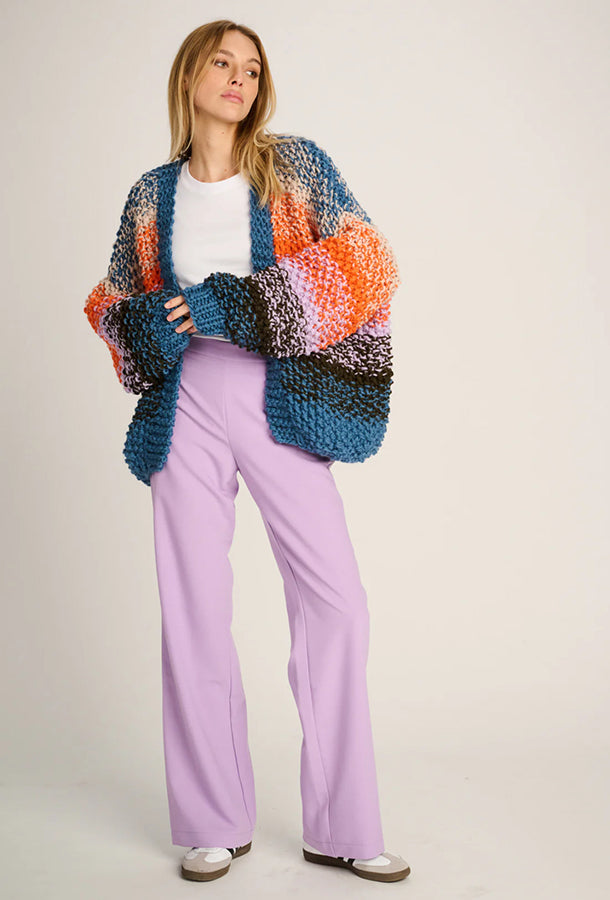 Les Tricots d'O Strickjacke Cardigan Oversize Merino Wolle Grobmaschig Patentmuster Multicolor Streifen Model 5