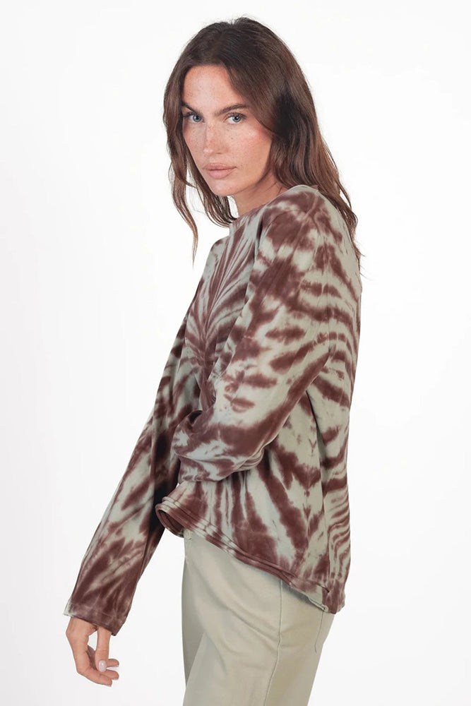 Love Joy Victory Batik-Longsleeve Maybell Salbei Braunrot Tie & Dye Relaxed-Fit Model 3
