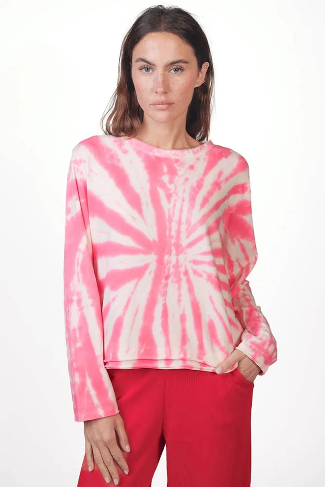 Love Joy Victory Batik-Longsleeve Maybell Rosa Weiß Tie & Dye Relaxed-Fit Model 4