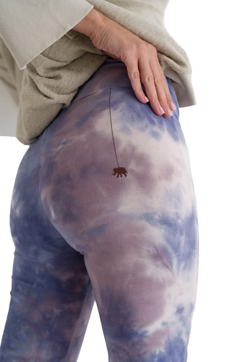 Love Joy Victory Batik Sweatpants Kala Flared Schlaghose Multicolor Bio-Baumwolle Detail 4