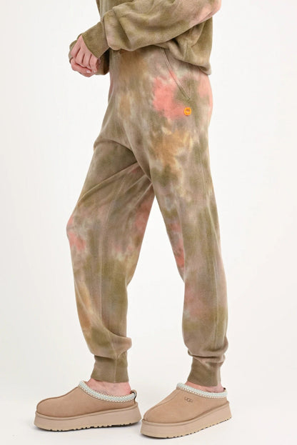 Love Joy Victory Batik Sweatpants Velika Kaschmir Jogger Multicolor Model 2
