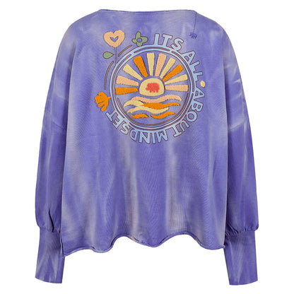 Love Joy Victory Batik Sweatshirt Hilda Oversize Rückenprint Lila Iris Blue Rückseite