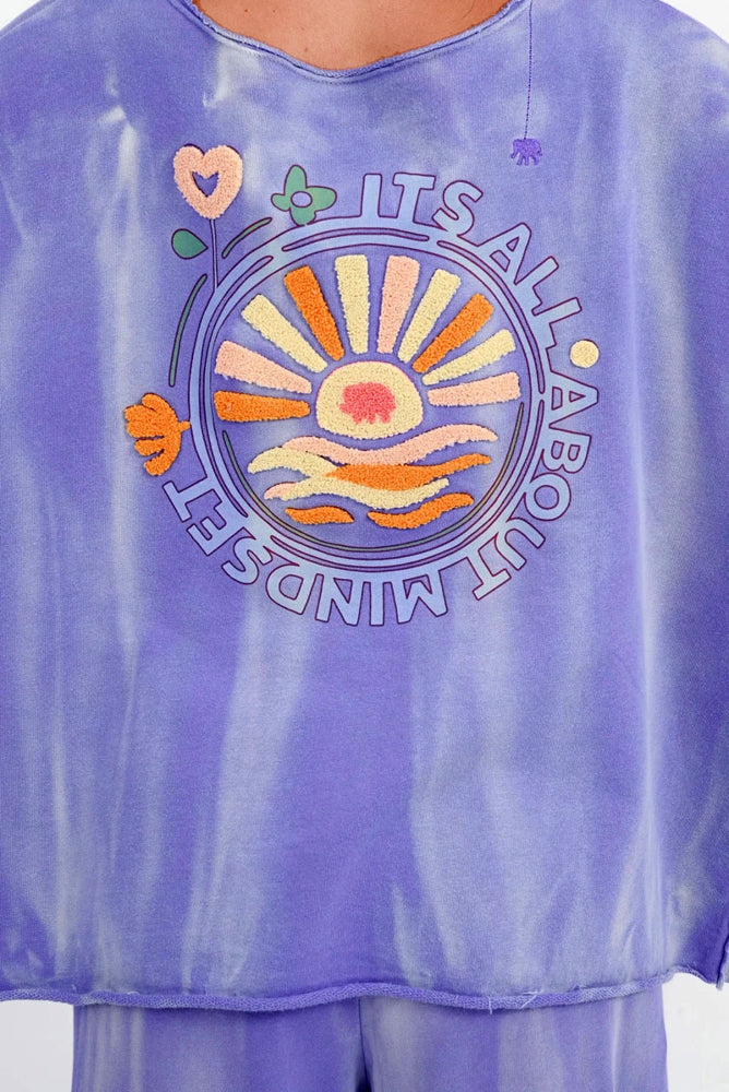 Love Joy Victory Batik Sweatshirt Hilda Oversize Rückenprint Lila Iris Blue Detail