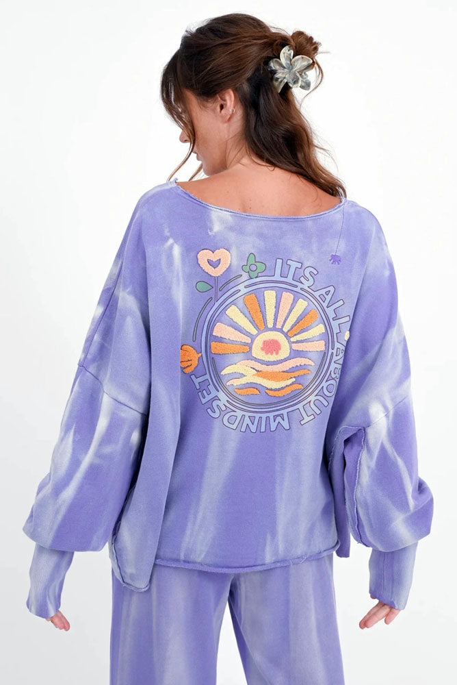 Love Joy Victory Batik Sweatshirt Hilda Oversize Rückenprint Lila Iris Blue Model 5
