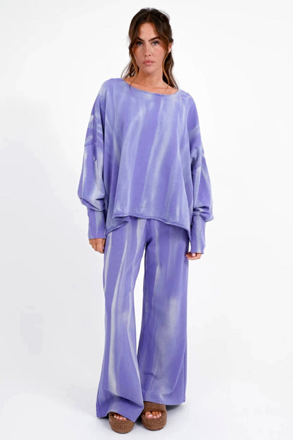 Love Joy Victory Batik Sweatshirt Hilda Oversize Rückenprint Lila Iris Blue Model 6