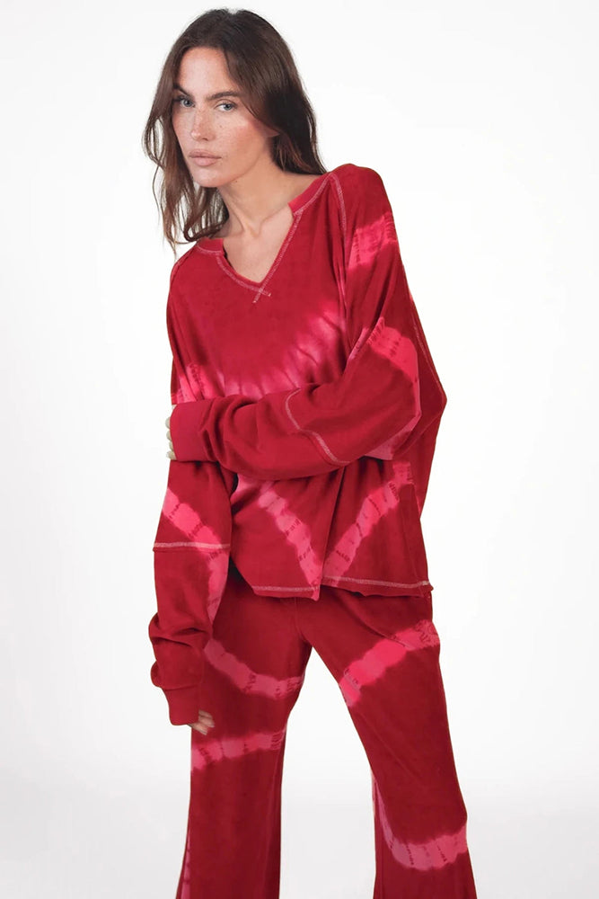 Love Joy Victory Batik-Sweatshirt Madison Jalapeno Red Rot Pink Casual-Fit Velvet-Stoff Raw-Edges Model 3