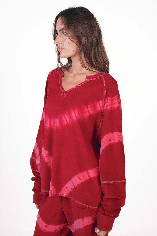 Love Joy Victory Batik-Sweatshirt Madison Jalapeno Red Rot Pink Casual-Fit Velvet-Stoff Raw-Edges Model 4