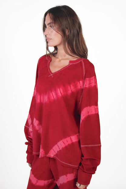 Love Joy Victory Batik-Sweatshirt Madison Jalapeno Red Rot Pink Casual-Fit Velvet-Stoff Raw-Edges Model 4