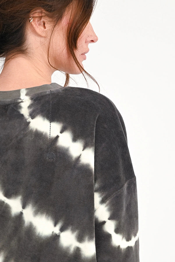 Love Joy Victory Batik Sweatshirt Wayne Streifen Samt-Haptik Velvet-Stoff 100% Bio-Baumwolle Casual-Fit
Detail