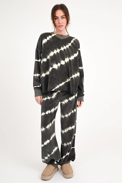 Love Joy Victory Batik Sweatshirt Wayne Streifen Samt-Haptik Velvet-Stoff 100% Bio-Baumwolle Casual-Fit
Model 6