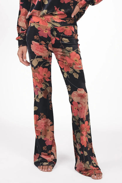 Love Joy Victory Blumen-Hose Kala Vintage Rot Rosa Schwarz Floraler Blumen-Print Flared Velvet Vorderseite