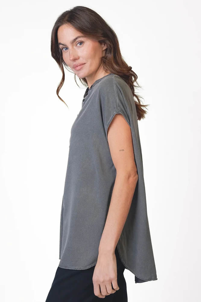 Love Joy Victory Bluse Kurzarm Martna Anthrazit Seitlich
