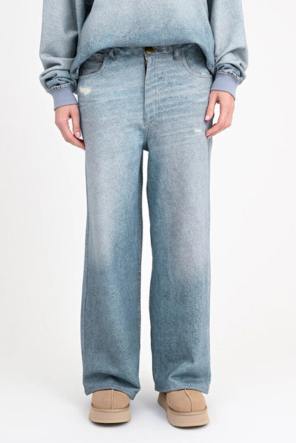Love Joy Victory Denim Sweatpants Inke Jeans-Optik Bio-Baumwolle Relaxed-Fit Model 7