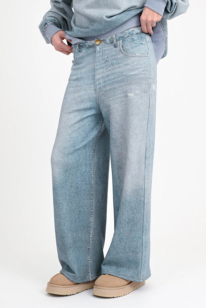 Love Joy Victory Denim Sweatpants Inke Jeans-Optik Bio-Baumwolle Relaxed-Fit Model 8