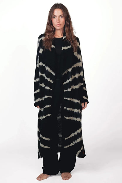 Love Joy Victory Kaschmir-Mantel Jasmin Multi Black Schwarz Beige Zebra-Print Casual-Fit Model 4