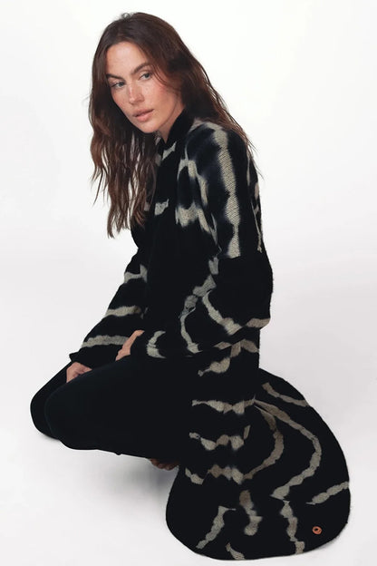 Love Joy Victory Kaschmir-Mantel Jasmin Multi Black Schwarz Beige Zebra-Print Casual-Fit Model 6