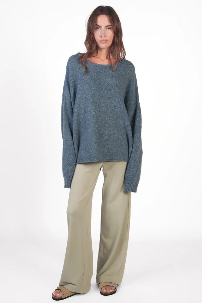 Love Joy Victory Kaschmir-Pullover Amory Shibori Blau Grau Oversize-Passform Raw-Edges Model 5