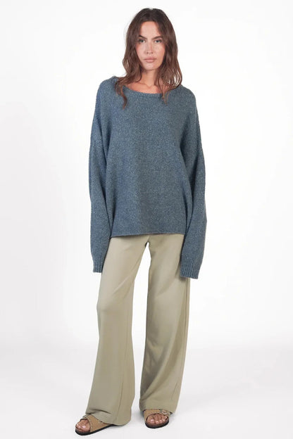 Love Joy Victory Kaschmir-Pullover Amory Shibori Blau Grau Oversize-Passform Raw-Edges Model 5