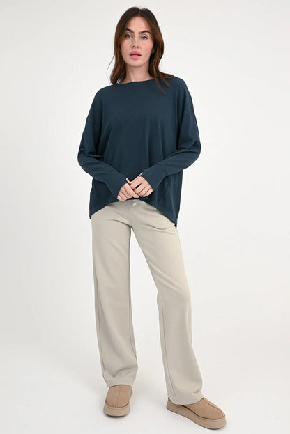 Love Joy Victory Langarmshirt Aster Dark Sky Petrol 100% Bio-Baumwolle Relaxed-Fit Rundhals Daumenloch Model 5