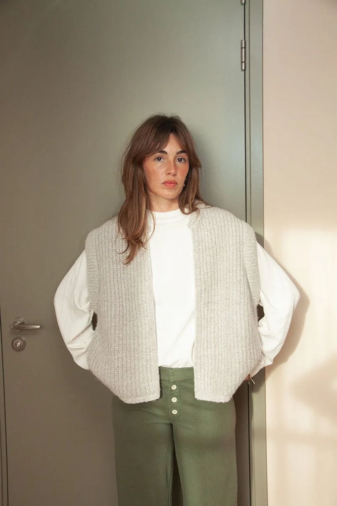 Love Joy Victory Oversize Strickweste Sun Light Grey Hellgrau Merinowolle Kaschmir Cozy-Look Model