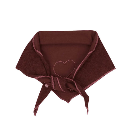 Love Joy Victory Dreieckstuch Mari Braun Bitter Chocolate mit Herzstickerei und Raw-Edge-Kanten Baumwolle