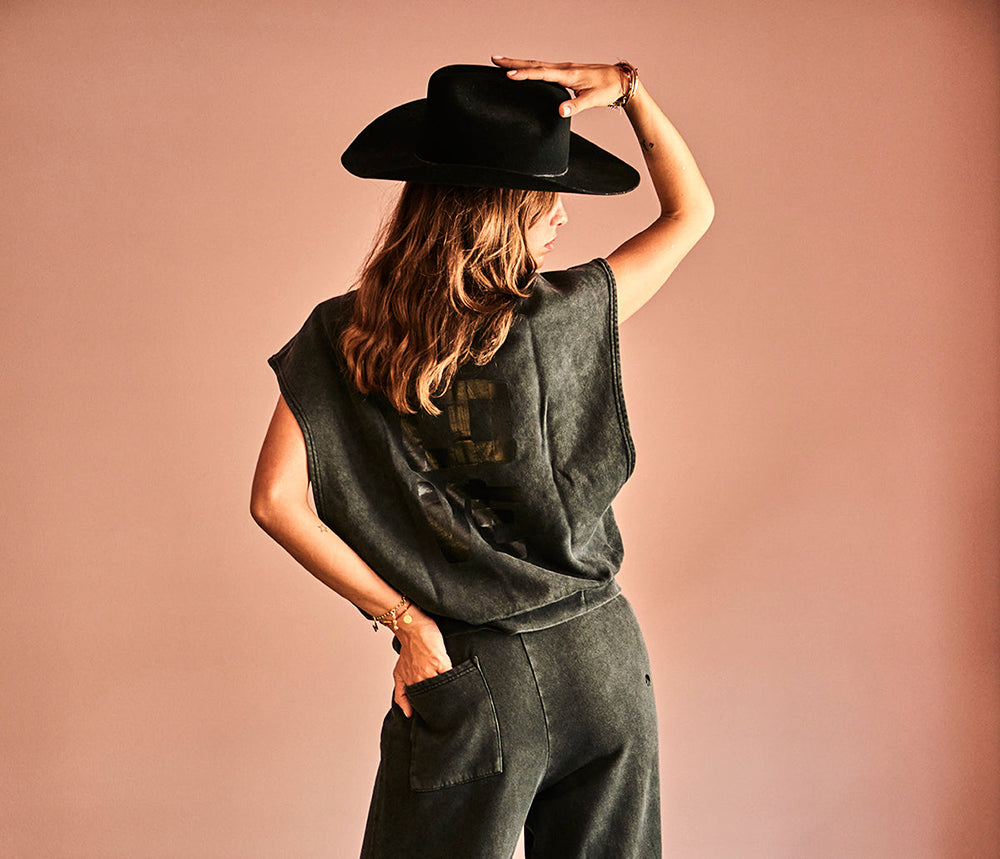 Love Joy Victory Schlaghose Sweathose Sarina Bio-Baumwolle Model 2