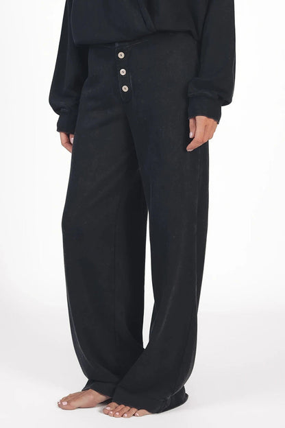 Love Joy Victory Sweathose Albany Black Schwarz Straight-leg-Fit Bio-Baumwolle Model 2