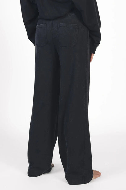 Love Joy Victory Sweathose Albany Black Schwarz Straight-leg-Fit Bio-Baumwolle Model 3