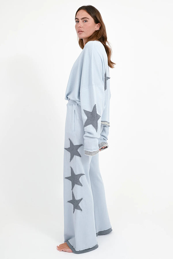 Love Joy Victory Sweathose Mayari Stern-Patches Blue Ice Hellblau Grau Bio-Baumwolle Model 2
