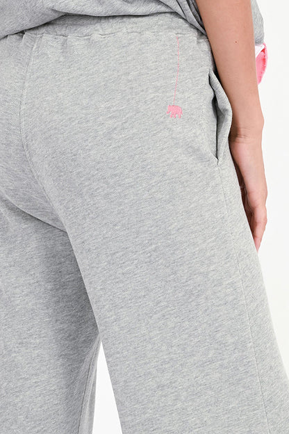 Love Joy Victory Sweathose Mayari Stern-Patches Grau Pink Bio-Baumwolle Detail 3