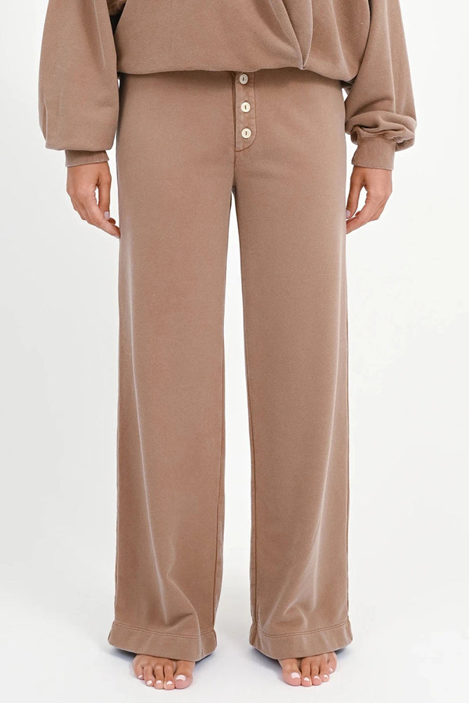 Love Joy Victory Sweatpants Albany Hazelnut Model