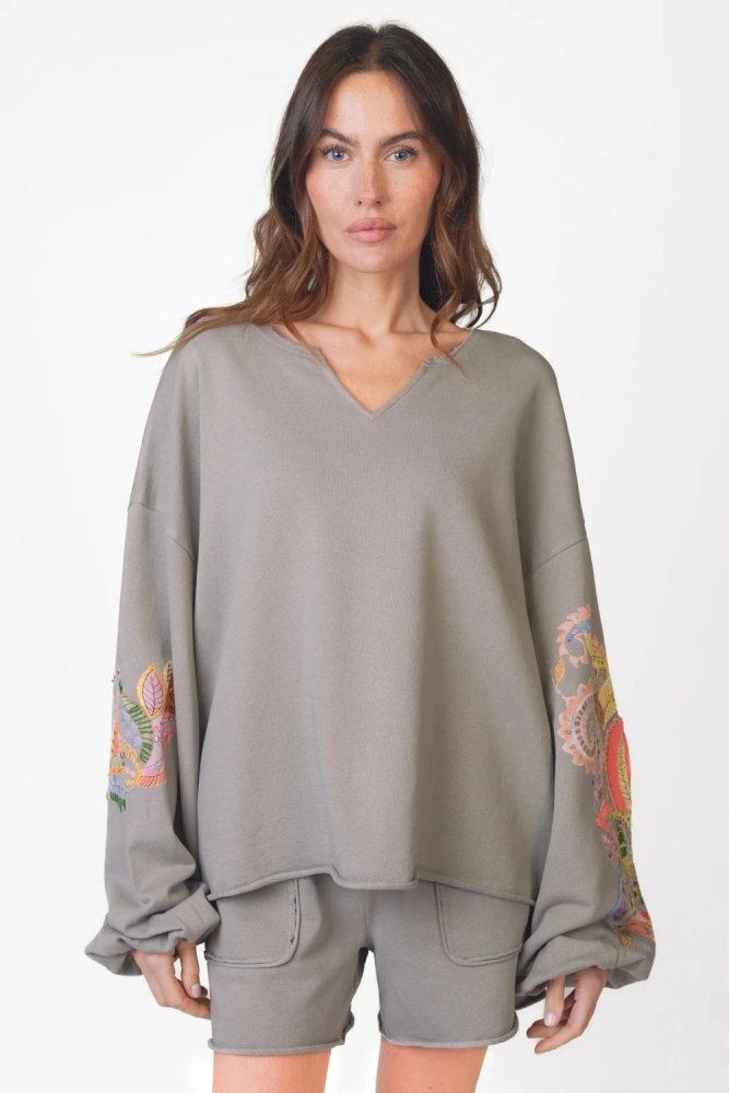 Love Joy Victory Sweatshirt Alamosa Stickerei Grau Model 1