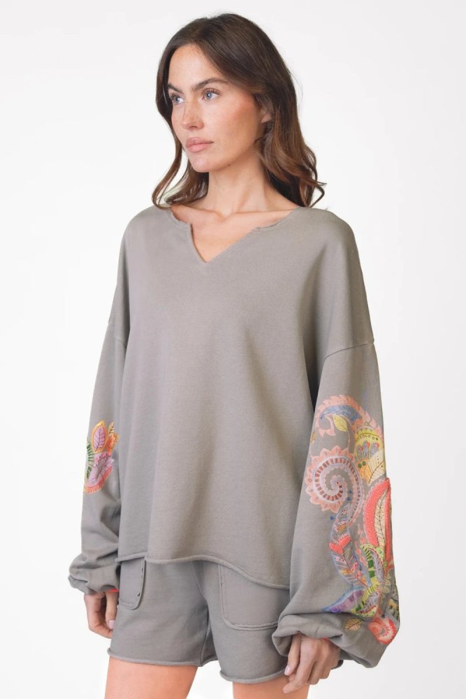 Love Joy Victory Sweatshirt Alamosa Stickerei Grau Model 4