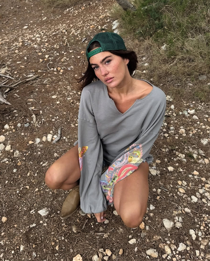 Love Joy Victory Sweatshirt Alamosa Stickerei Grau Model 8