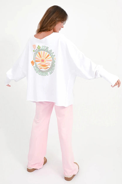 Love Joy Victory Sweatshirt Hilda Oversize Print Weiß Model 7