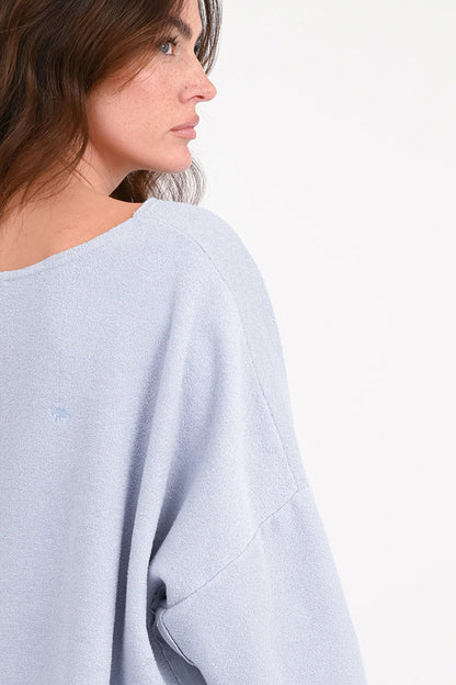 Love Joy Victory Sweatshirt Hilda Sky Blue Hellblau Bio-Baumwolle Detail