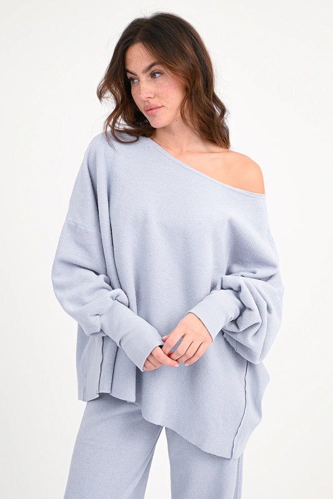 Love Joy Victory Sweatshirt Hilda Sky Blue Hellblau Bio-Baumwolle Model 2