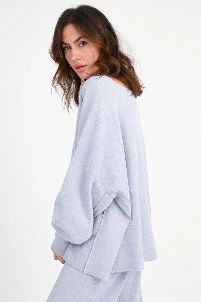Love Joy Victory Sweatshirt Hilda Sky Blue Hellblau Bio-Baumwolle Model 6