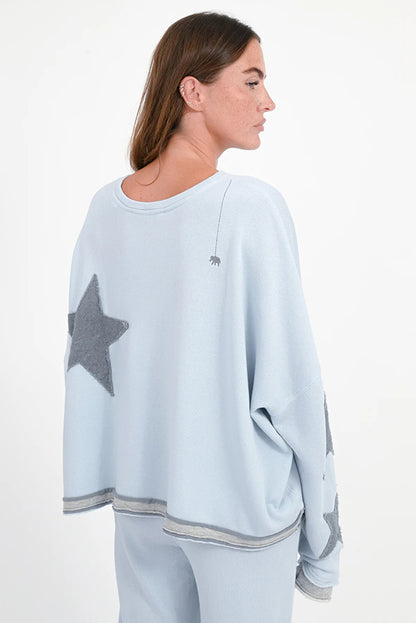 Love Joy Victory Sweatshirt Hopewell Stern-Patches Blue Ice Grau Bio-Baumwolle Model 3