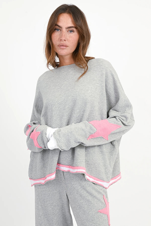 Love Joy Victory Sweatshirt Hopewell Stern-Patches Grau Pink Bio-Baumwolle
Model 9