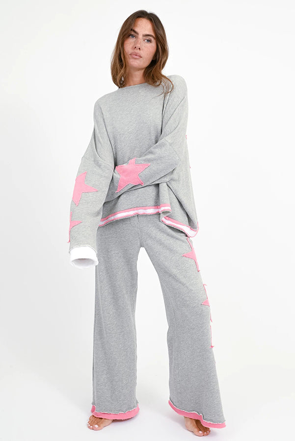 Love Joy Victory Sweatshirt Hopewell Stern-Patches Grau Pink Bio-Baumwolle
Model 7