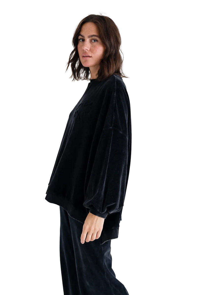 Love Joy Victory Velvet Sweatshirt Izar Oversize Schwarz Bio-Baumwolle