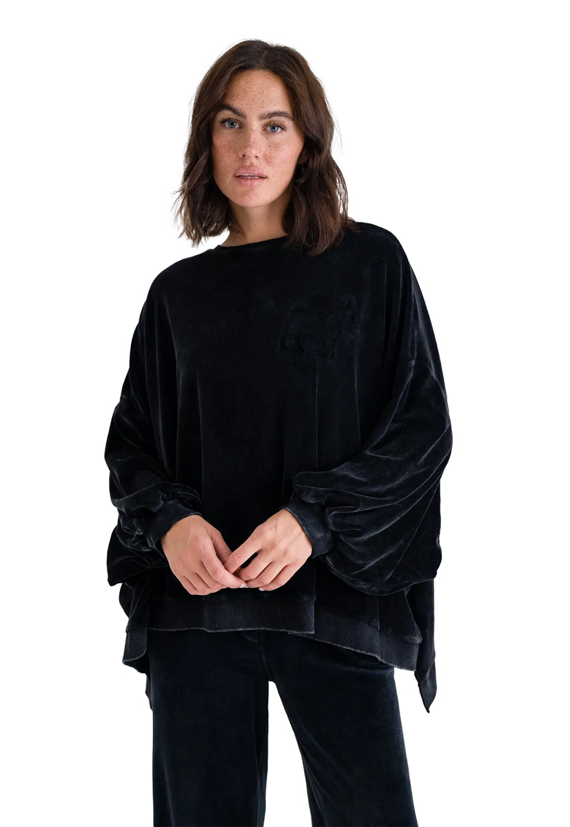 Love Joy Victory Velvet Sweatshirt Izar Oversize Schwarz Organic Cotton Model 3