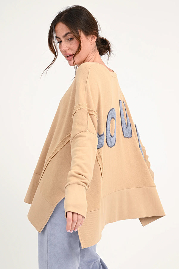 Love Joy Victory Sweatshirt Kriz Love Print Oversize Caramel 100% Bio-Baumwolle Model 3