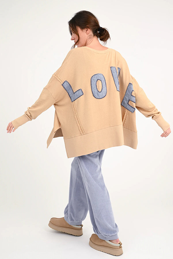 Love Joy Victory Sweatshirt Kriz Love Print Oversize Caramel 100% Bio-Baumwolle Model 6