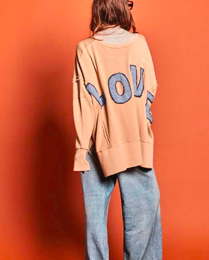 Love Joy Victory Sweatshirt Kriz Love Print Oversize Caramel 100% Bio-Baumwolle Model 9