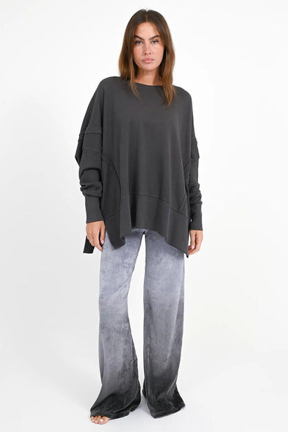 Love Joy Victory Sweatshirt Kriz Love Print Oversize Dolphin Anthrazit 100% Bio-Baumwolle Model 2