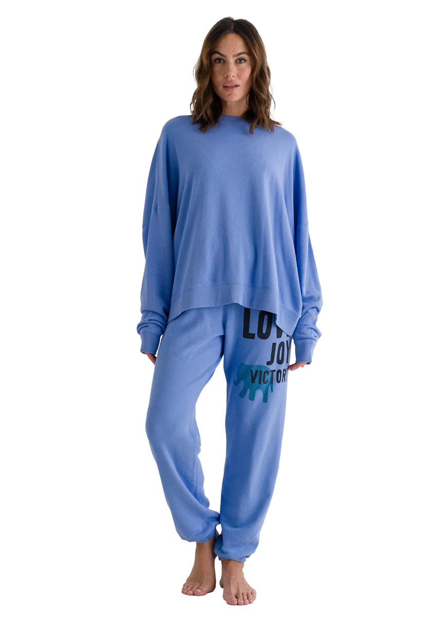 Love Joy Victory Sweatshirt Moa Print Ocean Bio-Baumwolle Model 2