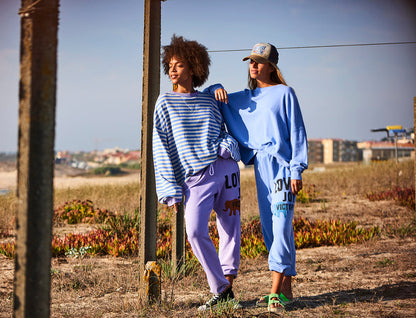 Love Joy Victory Sweatshirt Moa Print Ocean Bio-Baumwolle Models